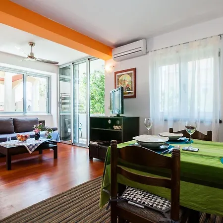 Apartament Lara&dan *