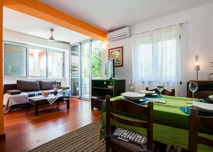 Apartman Lara&Dan Apartments *