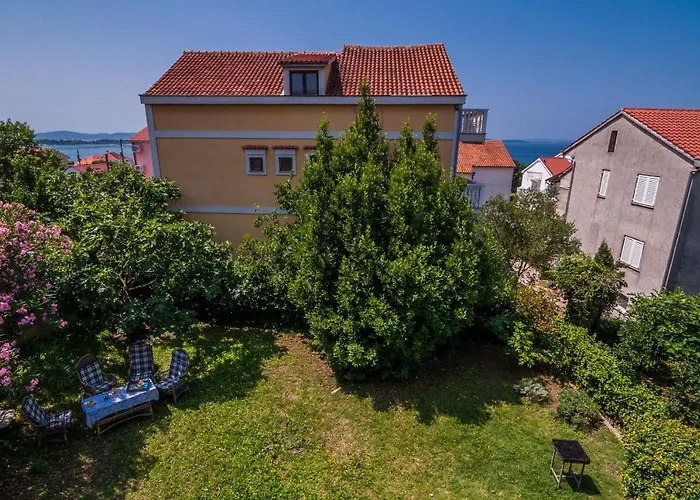 Apartman Lara&Dan Apartments *